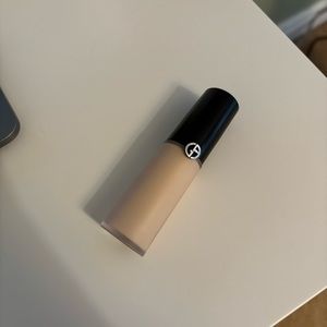 giorgio armani luminous silk concealer